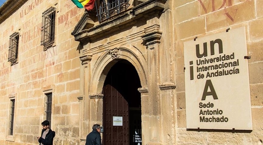  La UNIA analiza el futuro del olivar tradicional y la maestría en el ruedo 