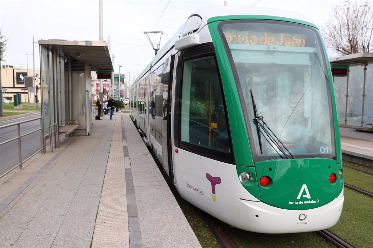  Visita al tranvía de Granada para conocer la coordinación del tráfico 