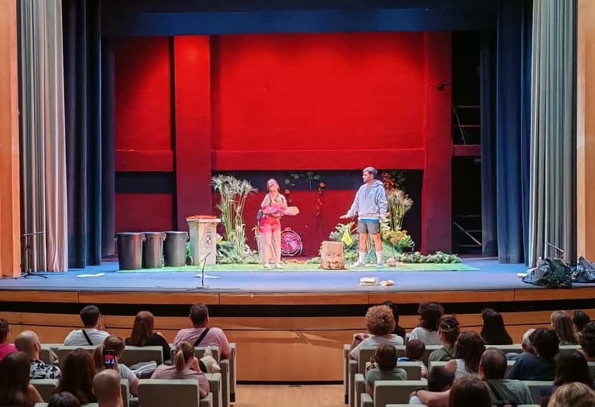  El Festival de Otoño lleva al Darymelia la obra "Podemos ser héroes" 