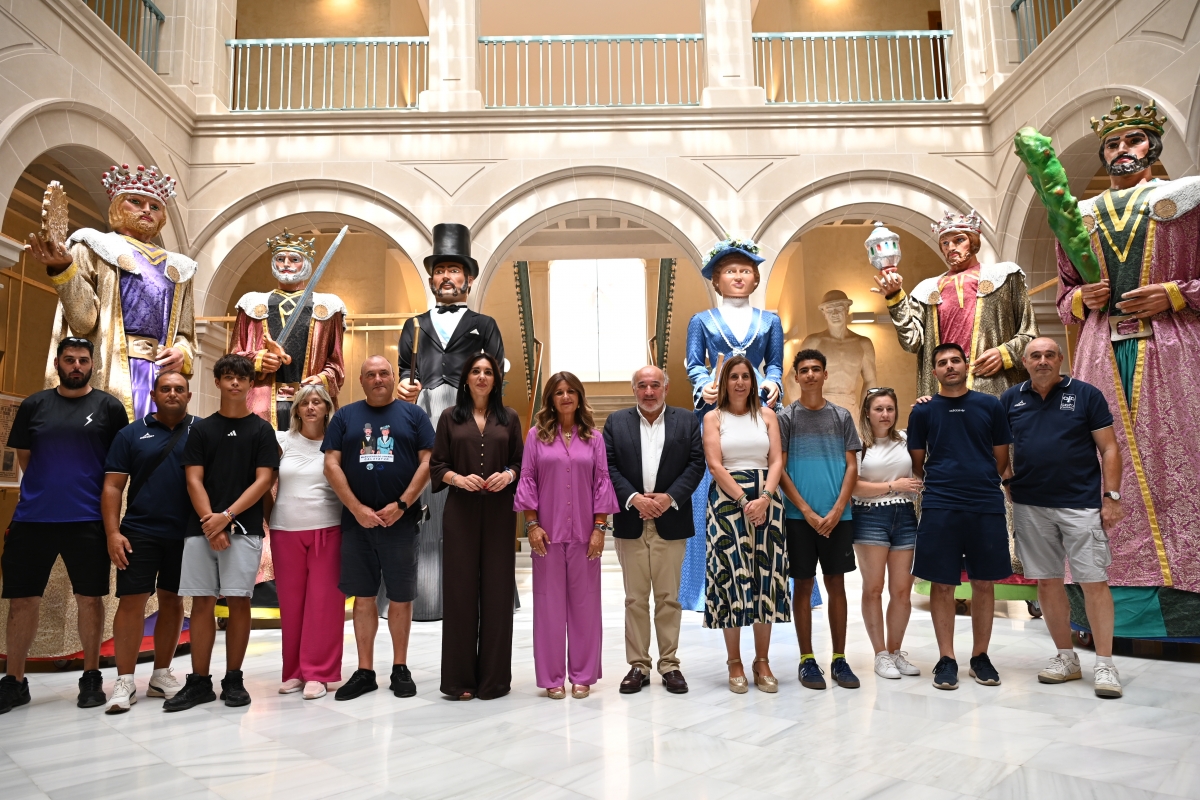  Los gigantes de los Marqueses protagonizan la Feria de Linares 