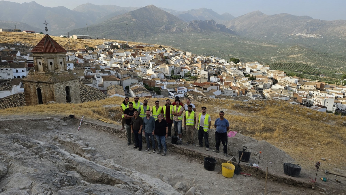Reyes visita el VIII Campo de Voluntariado en el Castillo de Bedmar