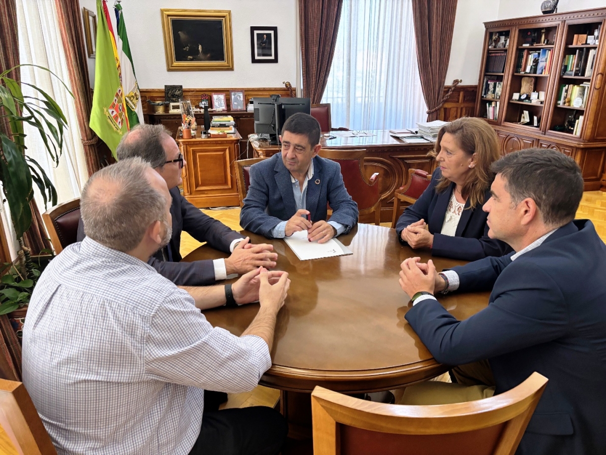 La Diputación resalta el programa de inserción laboral de Cruz Roja