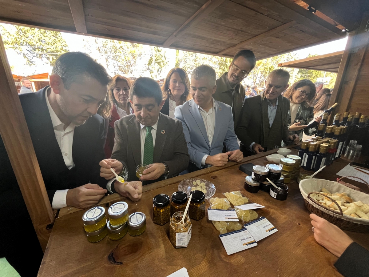  Jaén se enorgullece de su primer aceite en Martos 