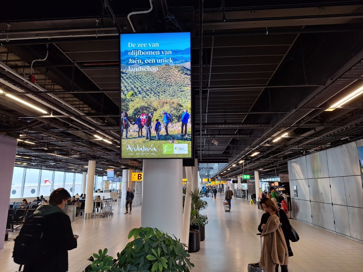  La provincia de Jaén se promociona en el aeropuerto de Ámsterdam 