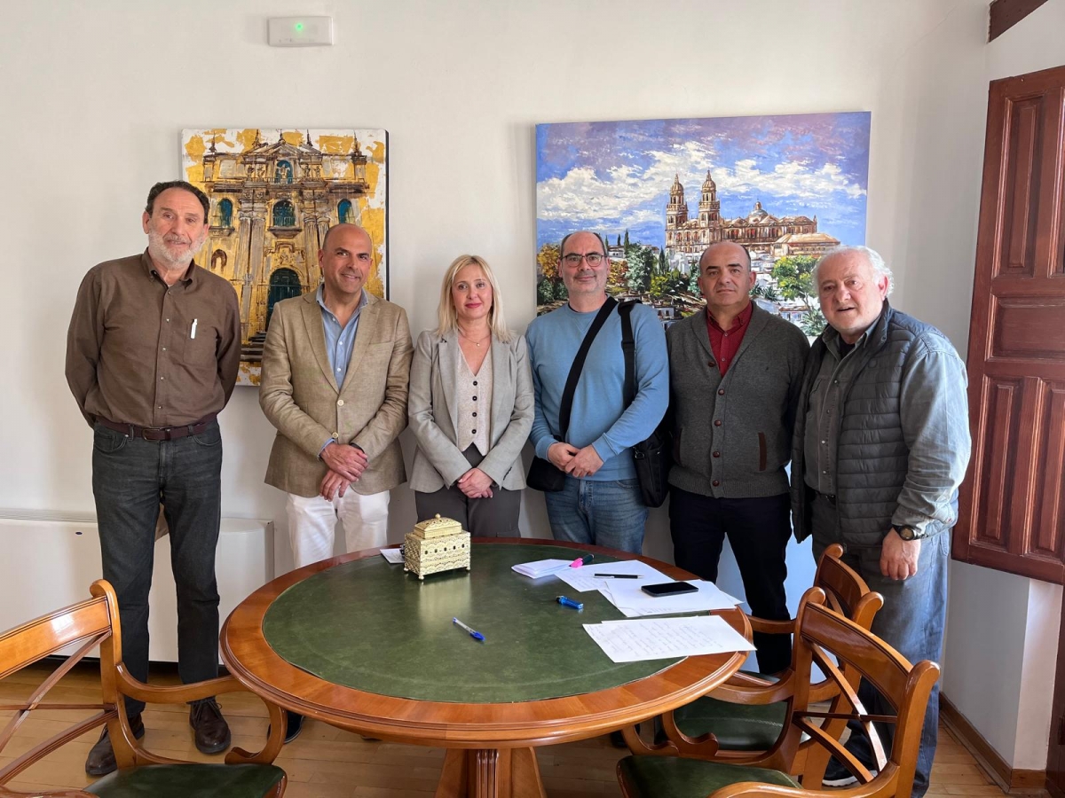  Los vecinos del Puente Tablas muestran sus propuestas a Cultura 