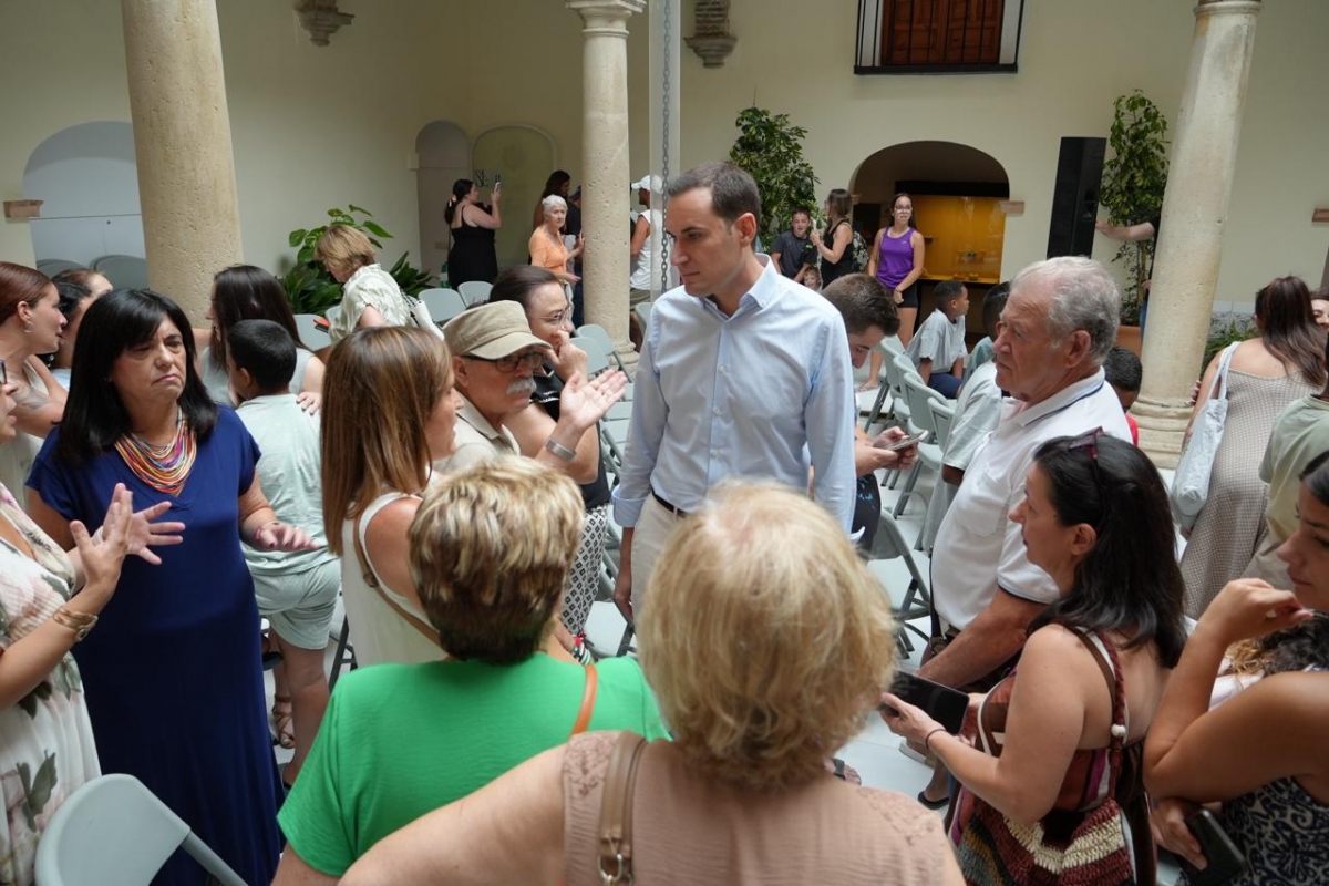  Latorre recibe a los niños saharauis del programa "Vacaciones en Paz" 