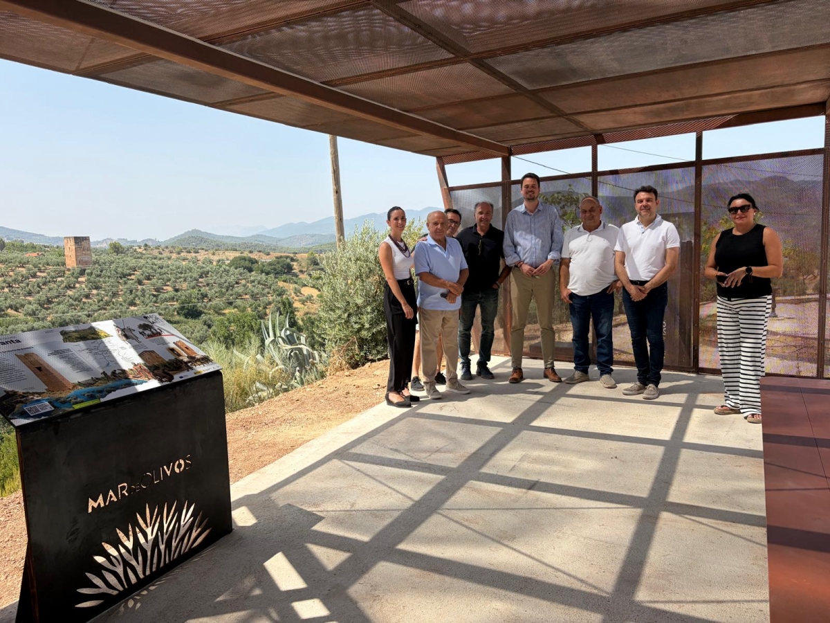  Orcera estrena mirador y sendero en pleno paisaje del olivar 