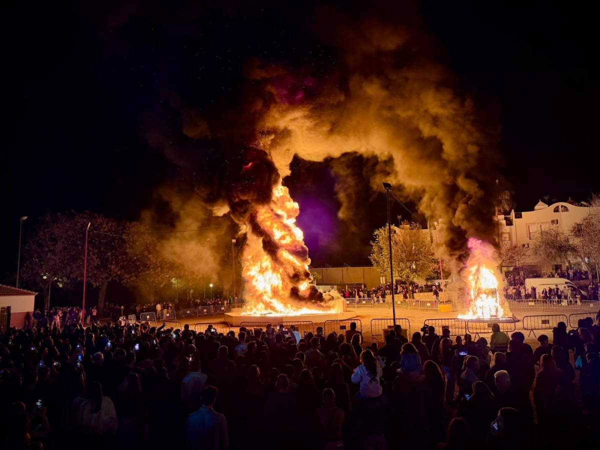  La Gran Quemá de la falla de Mancha Real reivindica su tradición 
