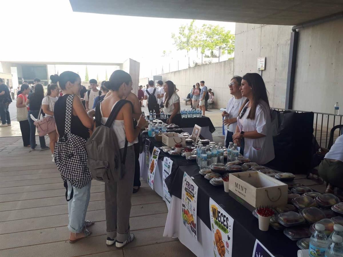  Profesionales sanitarios acompañan al alumnado de Linares durante la PAU 