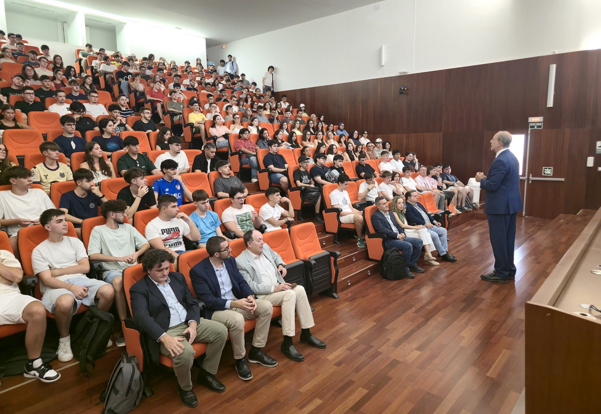  El rector remarca el compromiso de la UJA con su entorno 