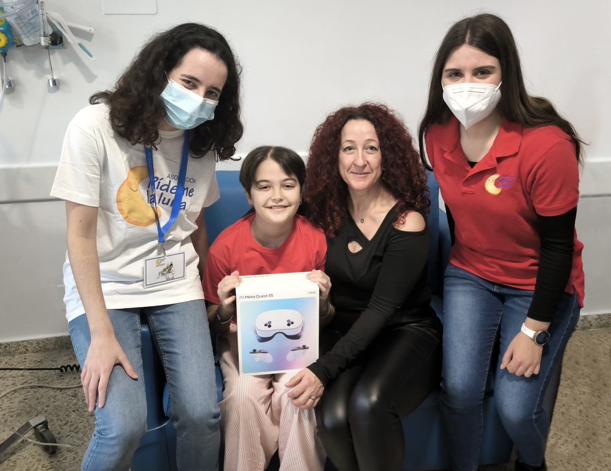  Pídeme la Luna cumple el sueño de Amelia en el Hospital Infantil 