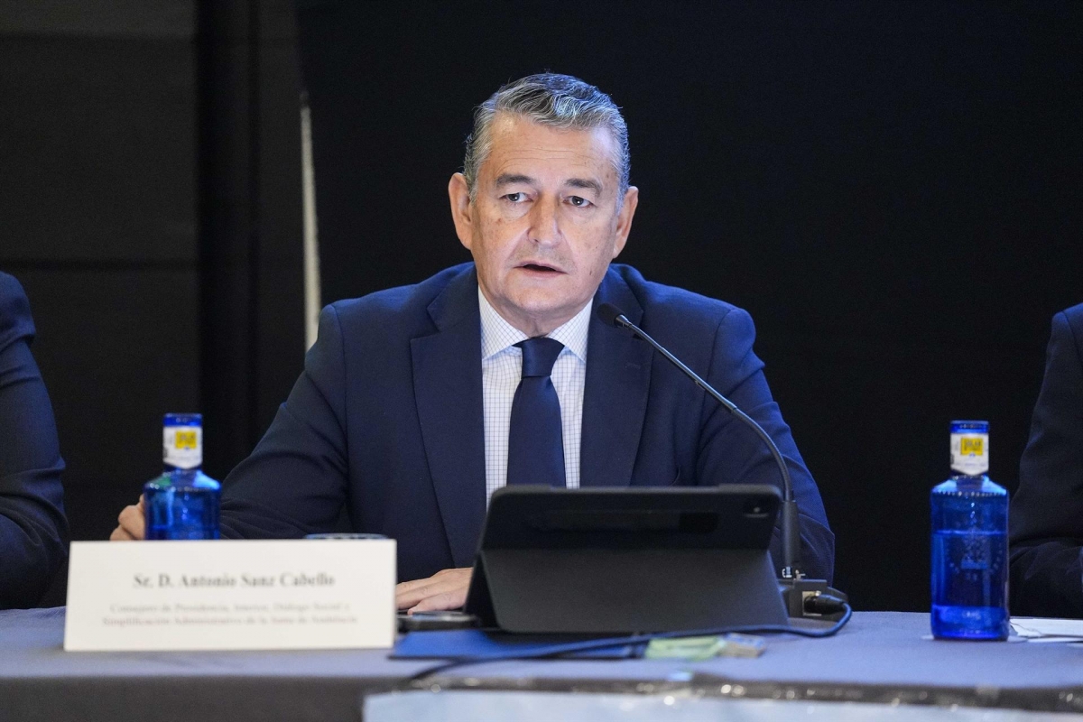 Antonio Sanz asume las competencias de Salud tras el cese de Hernández