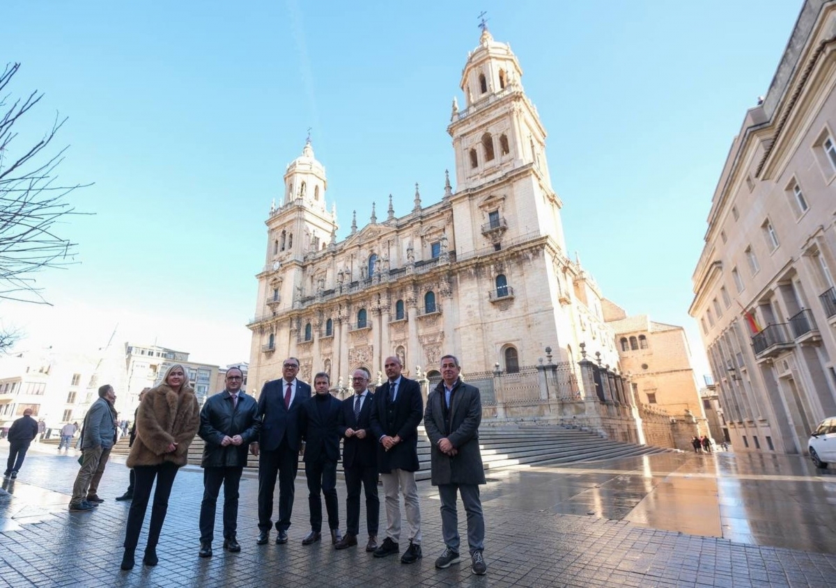  Junta y Ayuntamiento valoran la mejora del entorno de la Catedral 