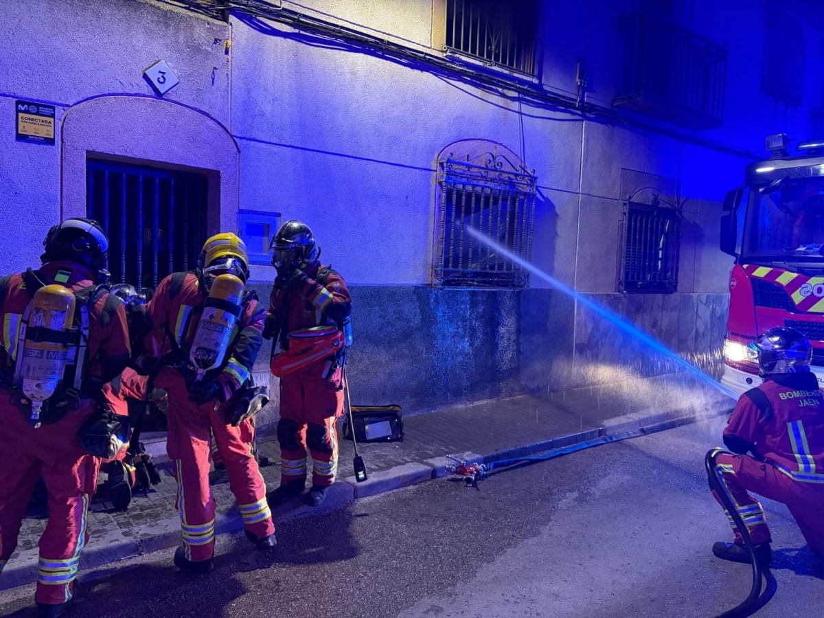  Extinguen un incendio en una vivienda desocupada de Peñamefécit 