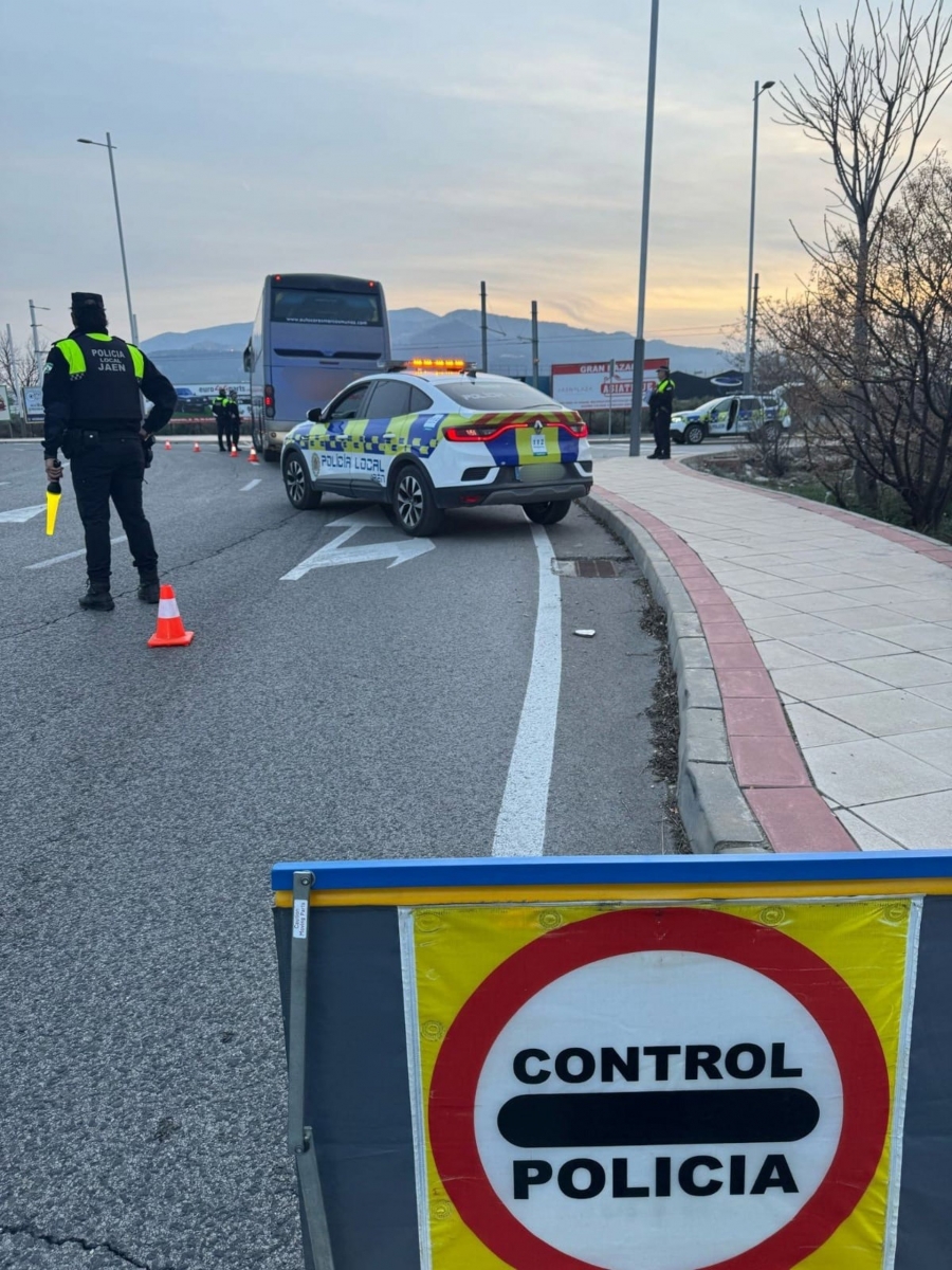  La Policía Local pone 30 denuncias en la campaña de transporte escolar 