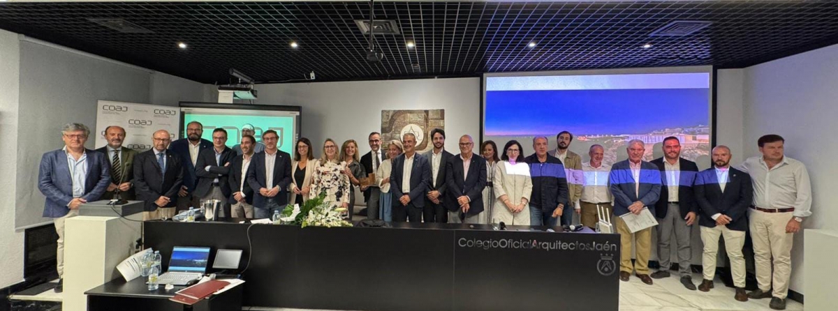 El Colegio de Arquitectos premia la restauración de la Muralla Norte