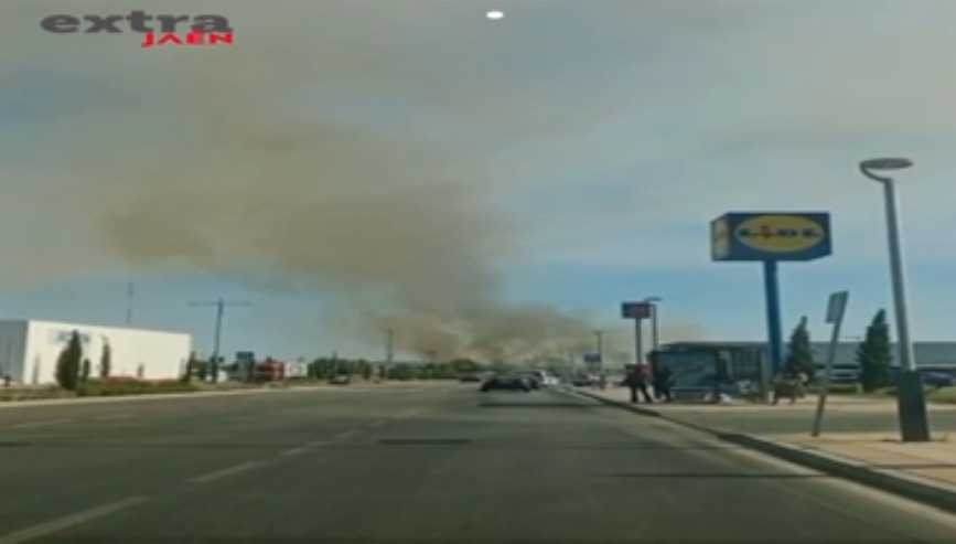  Declarado un incendio junto al helipuerto del hospital neurotrumatológico 