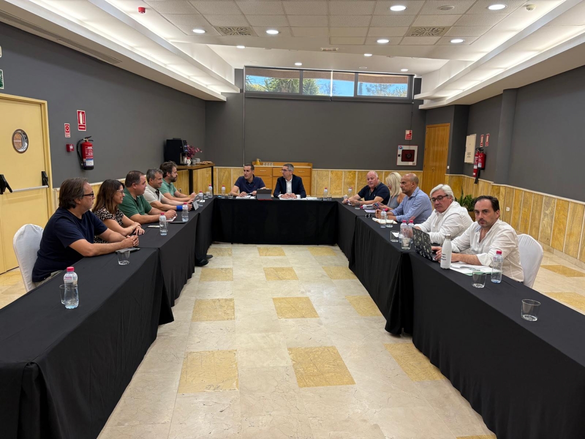  JM+ muestra su malestar al PSOE ante "el lento avance de los acuerdos" 