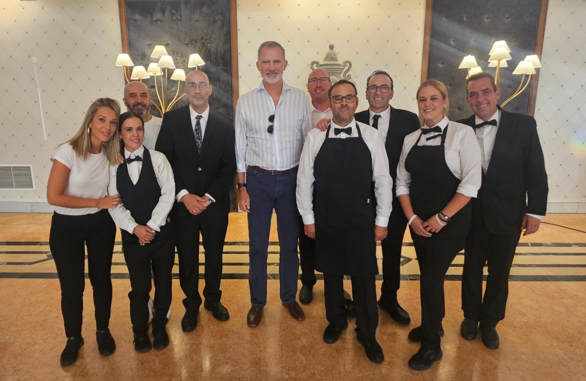  El rey Felipe asiste a una reunión de su promoción militar en Úbeda 