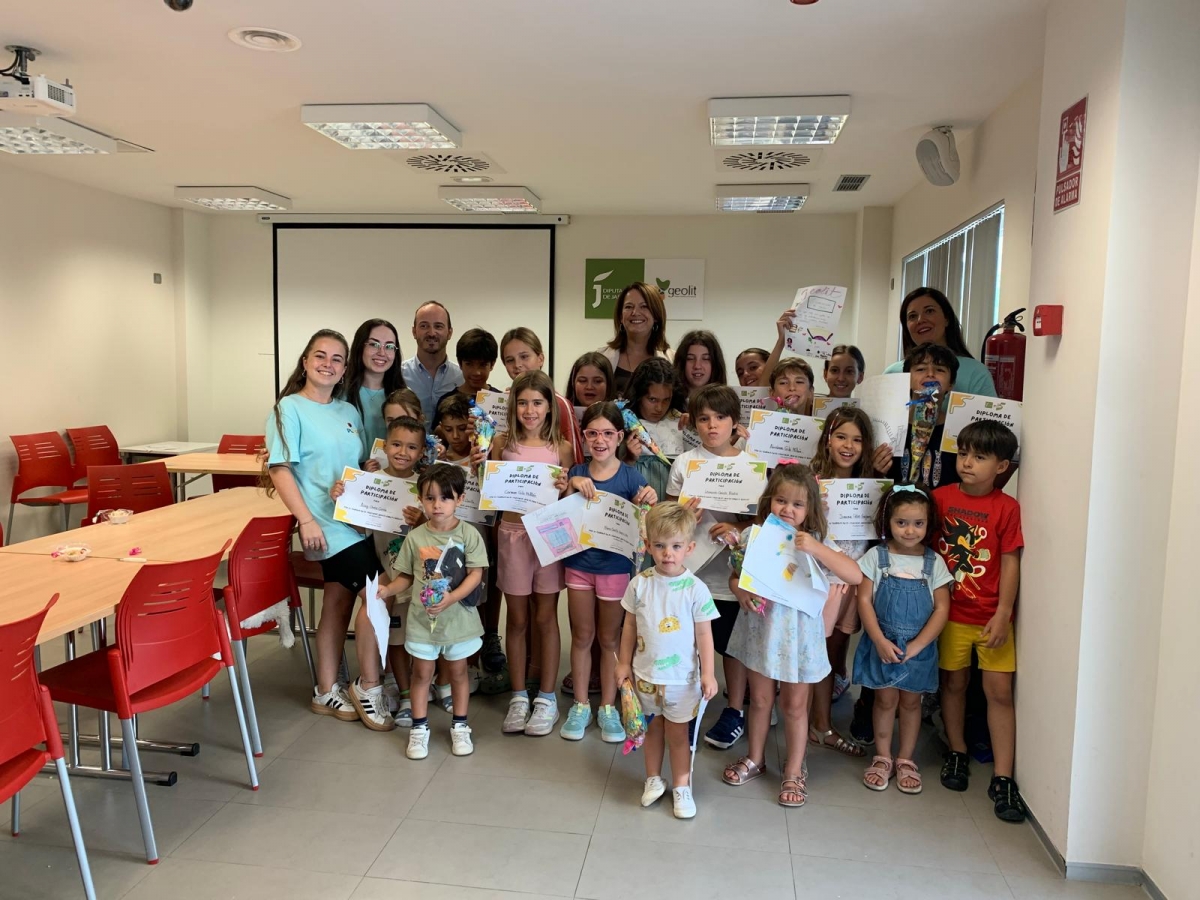Diputación entrega los premios del concurso infantil Geolit