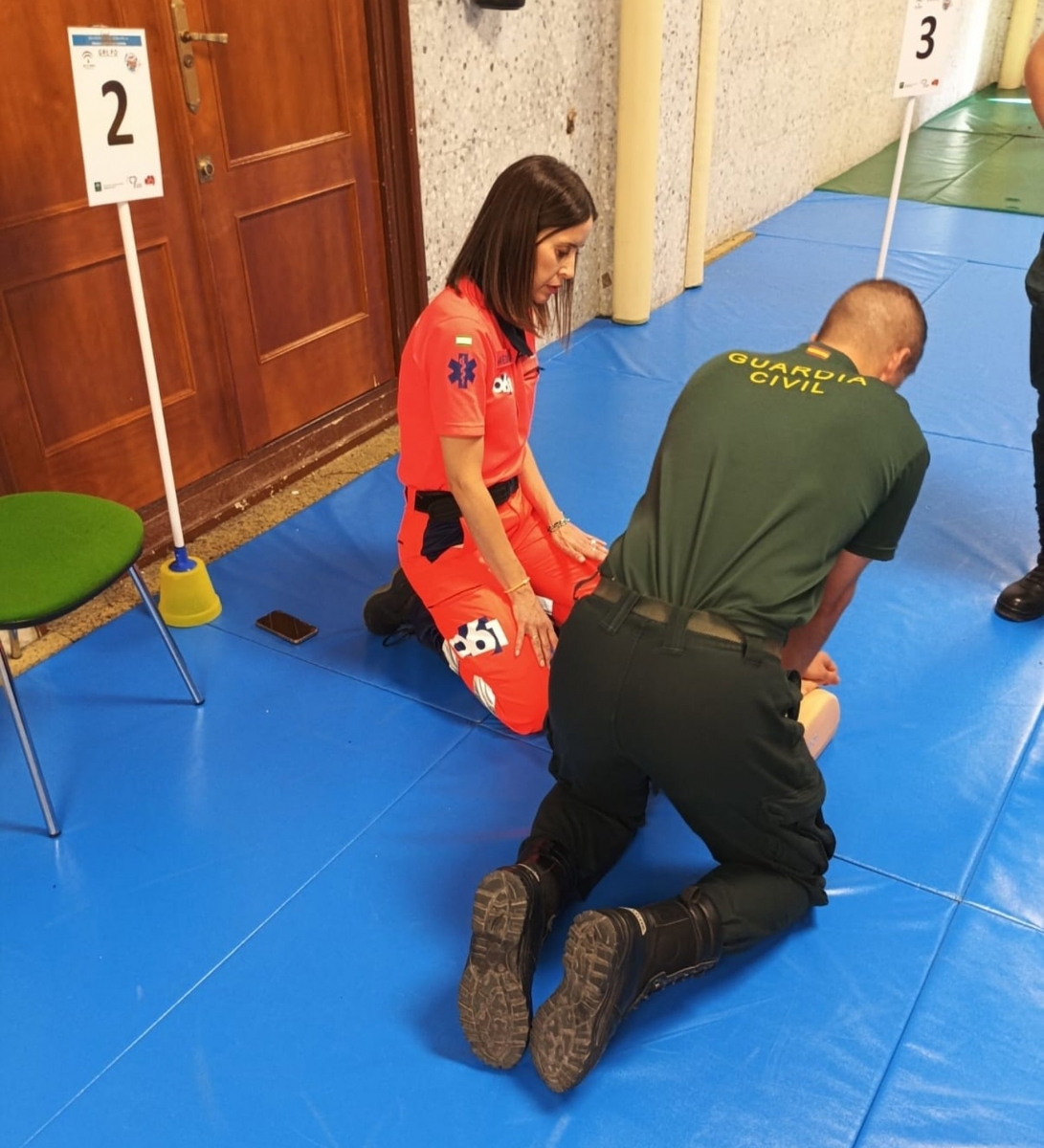  Los guardias civiles de Baeza aprenden reanimación cardiopulmonar 