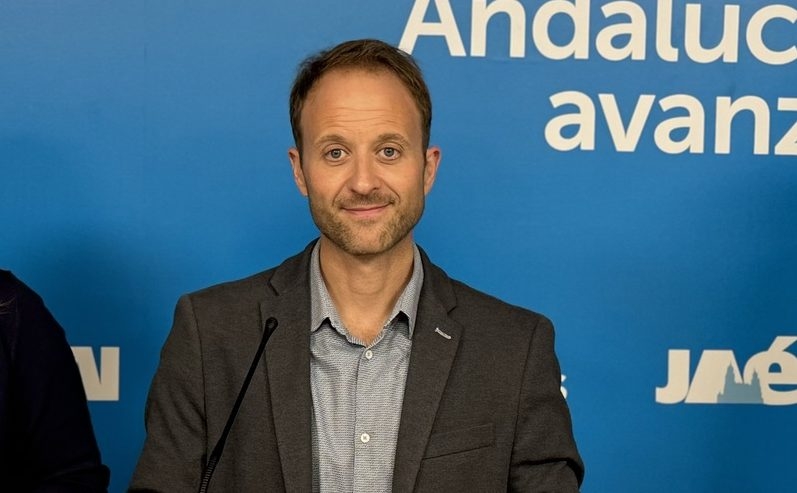  Erik Domínguez reivindica a Isabel Azañón como alcaldesa para 2027 