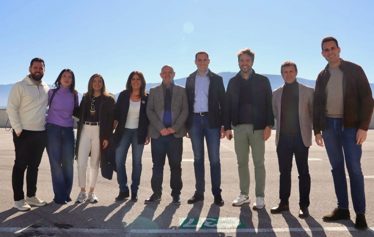  El Expositor: Flor de jazmín y gente dormida 