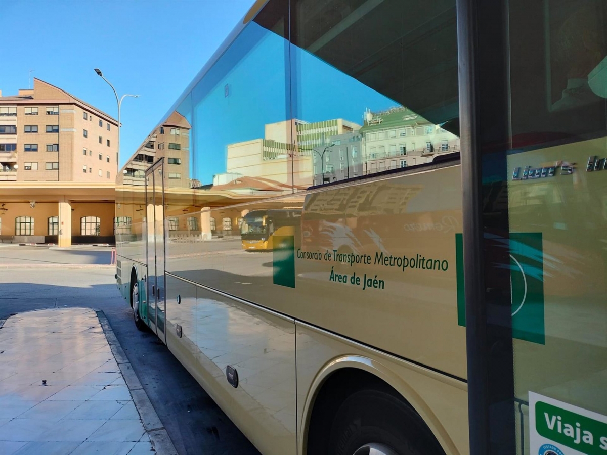 El servicio de autobús interurbano realiza en feria 15.000 viajes