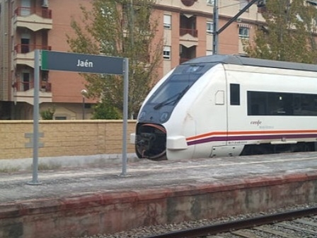  PP y PSOE negocian "en horas" para Málaga "el tren que niegan a Jaén" 