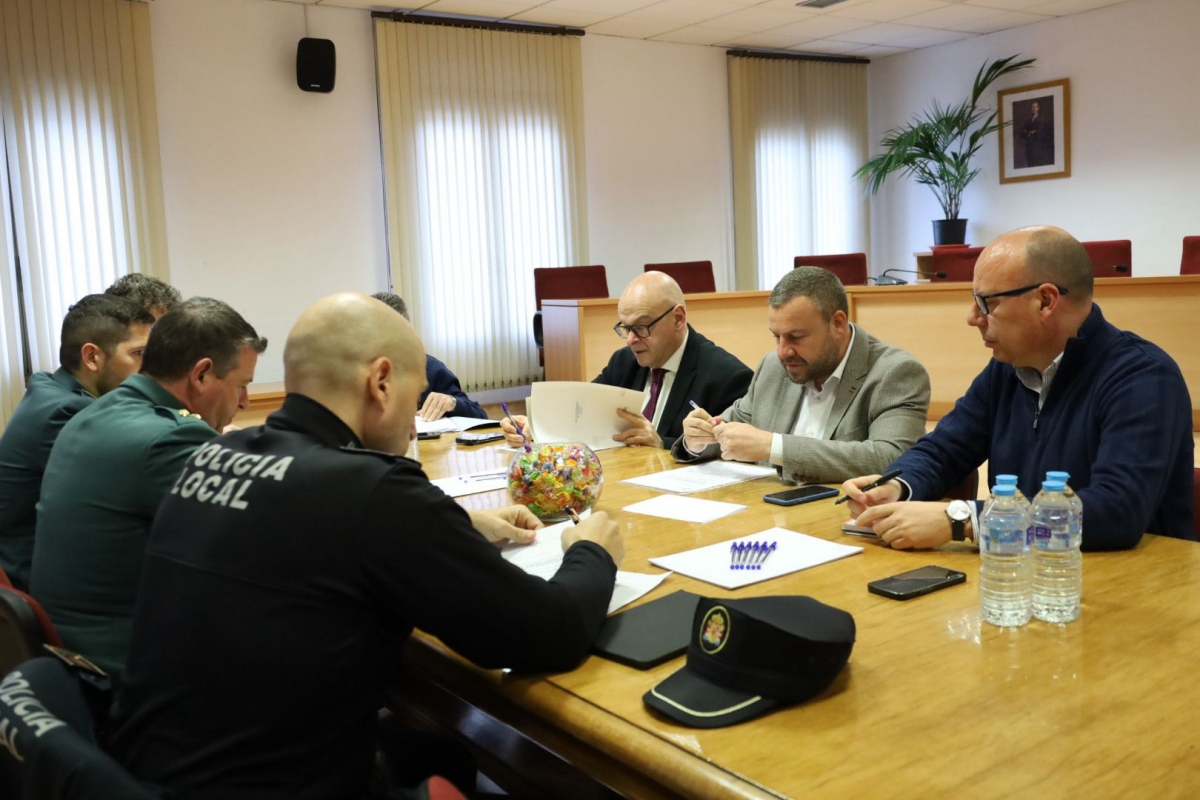  La Guardia Civil refuerza su presencia en Peal de Becerro 