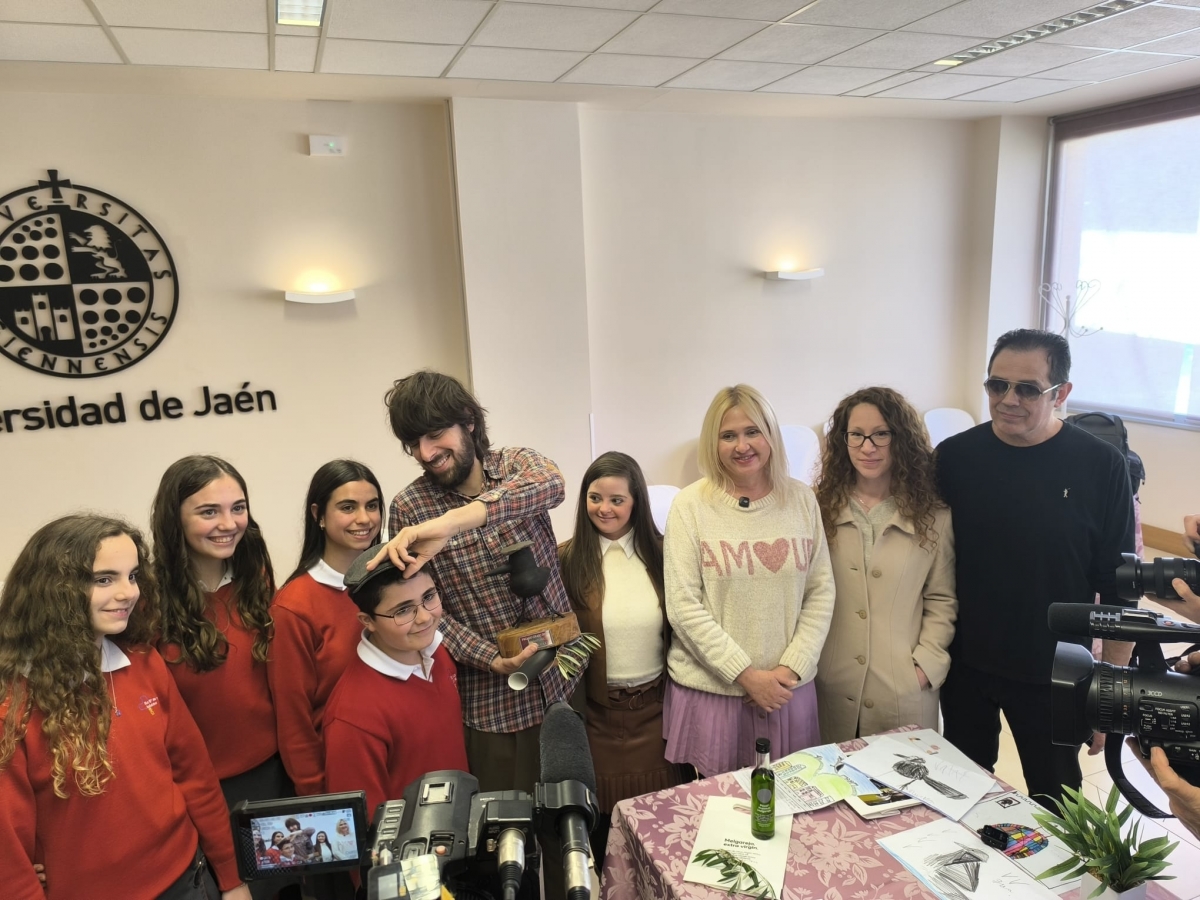  David Uclés recibe el Premio Grajo de Literatura 2026 