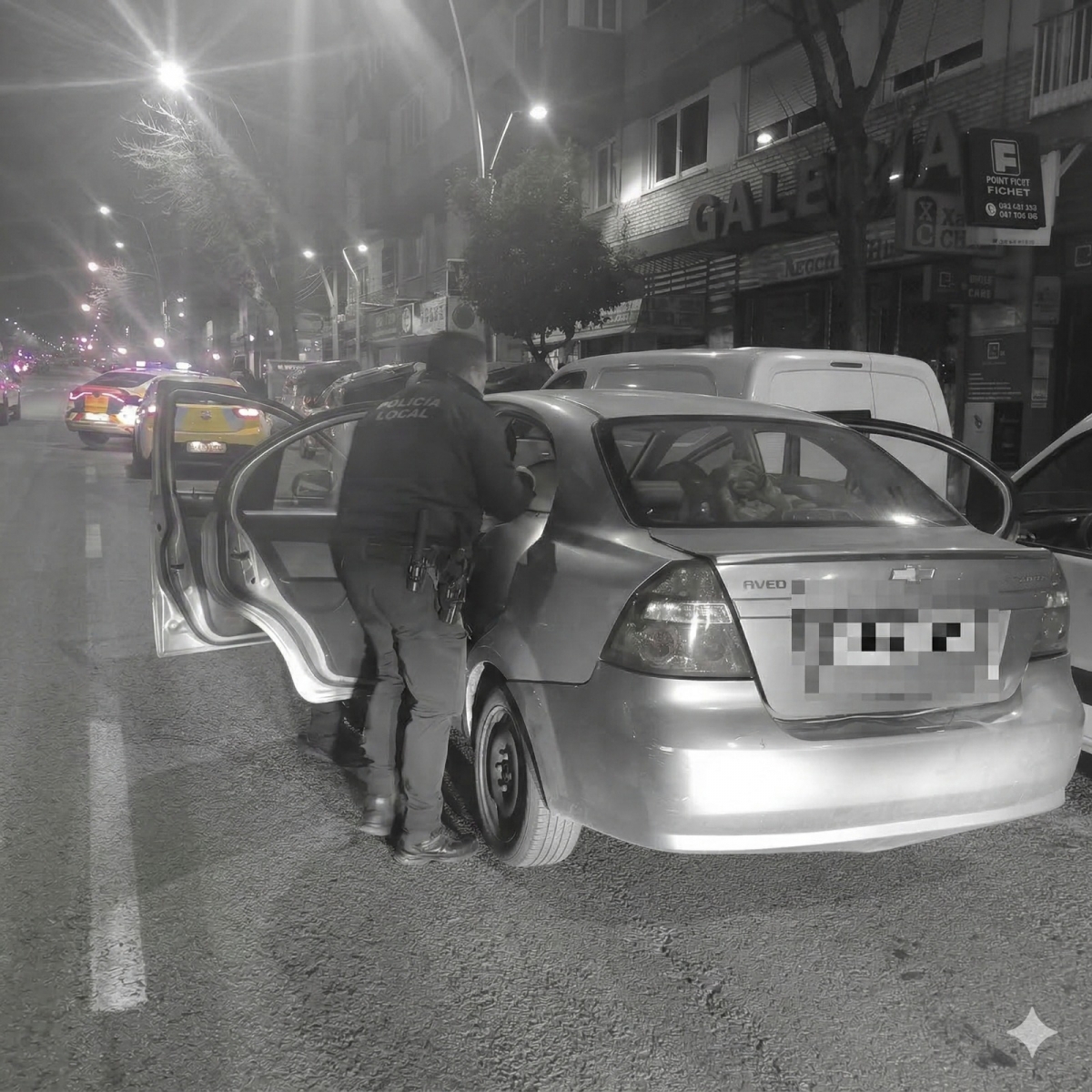  La Policía Local interviene dos vehículos y propicia cinco detenciones 