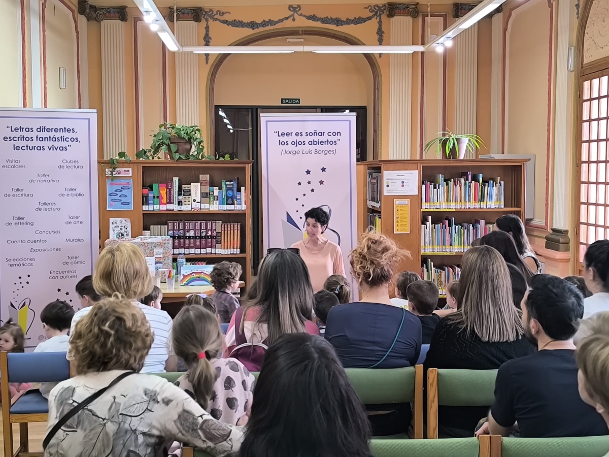  El Día de la Biblioteca ofrece cuentacuentos y presentaciones literarias 
