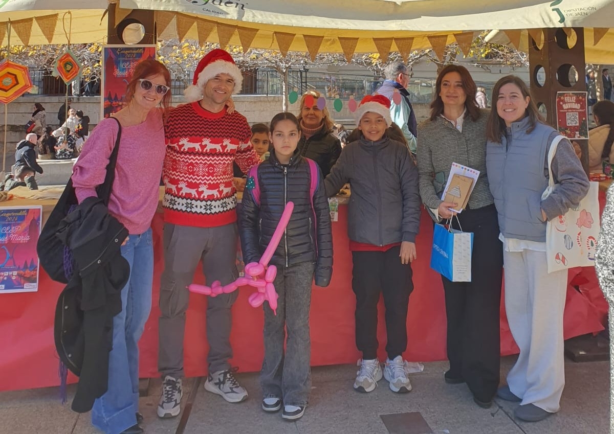  El colegio Santo Tomás celebra un mercadillo a beneficio de FamiliAcoge 