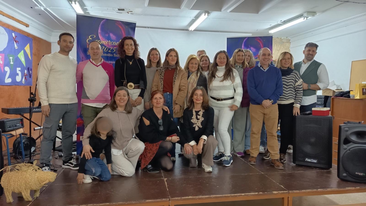  El colegio Santo Tomás entrega la recaudación de su mercadillo solidario 