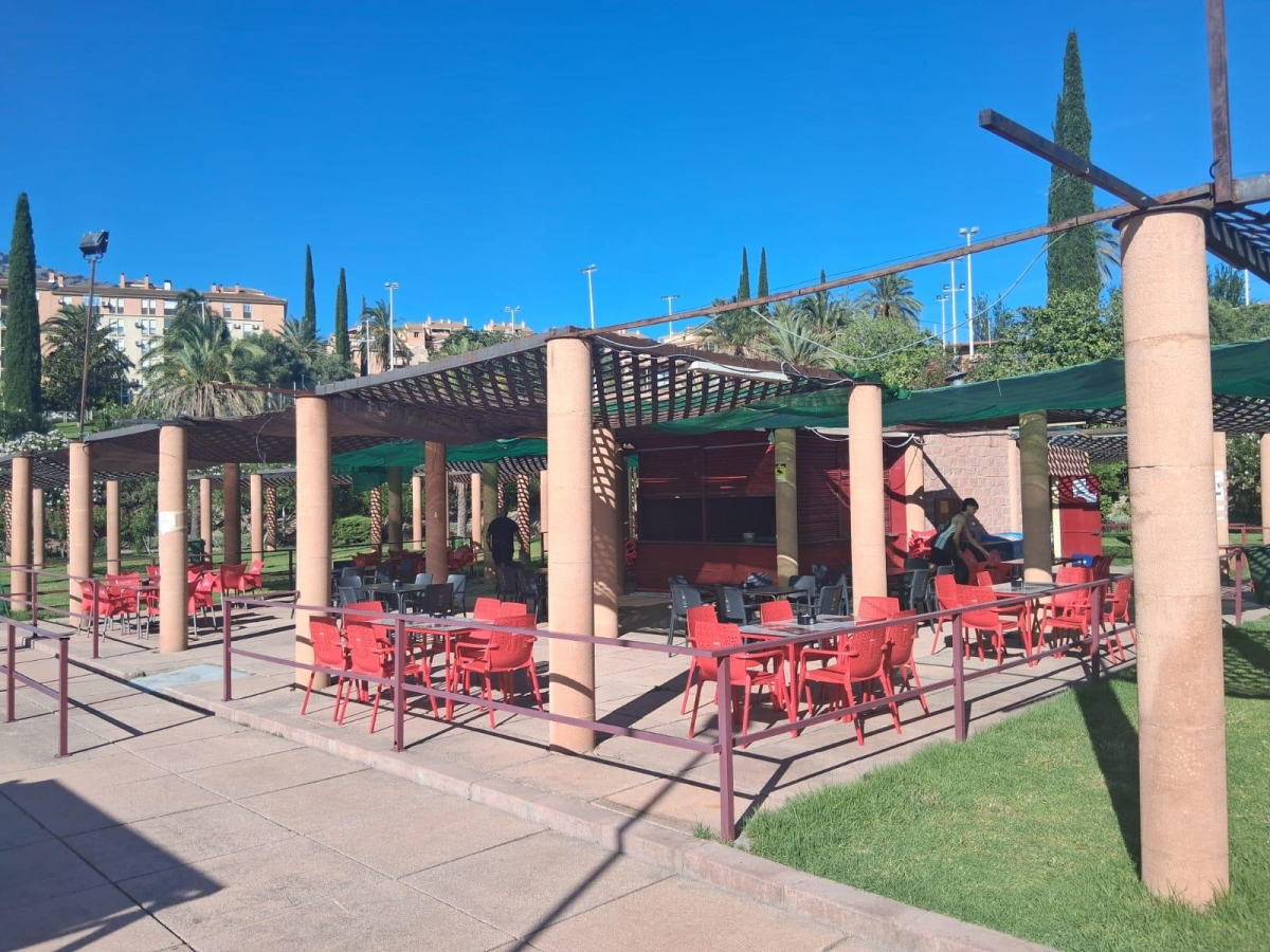  Las piscinas de la capital ya disponen de servicio de bar 