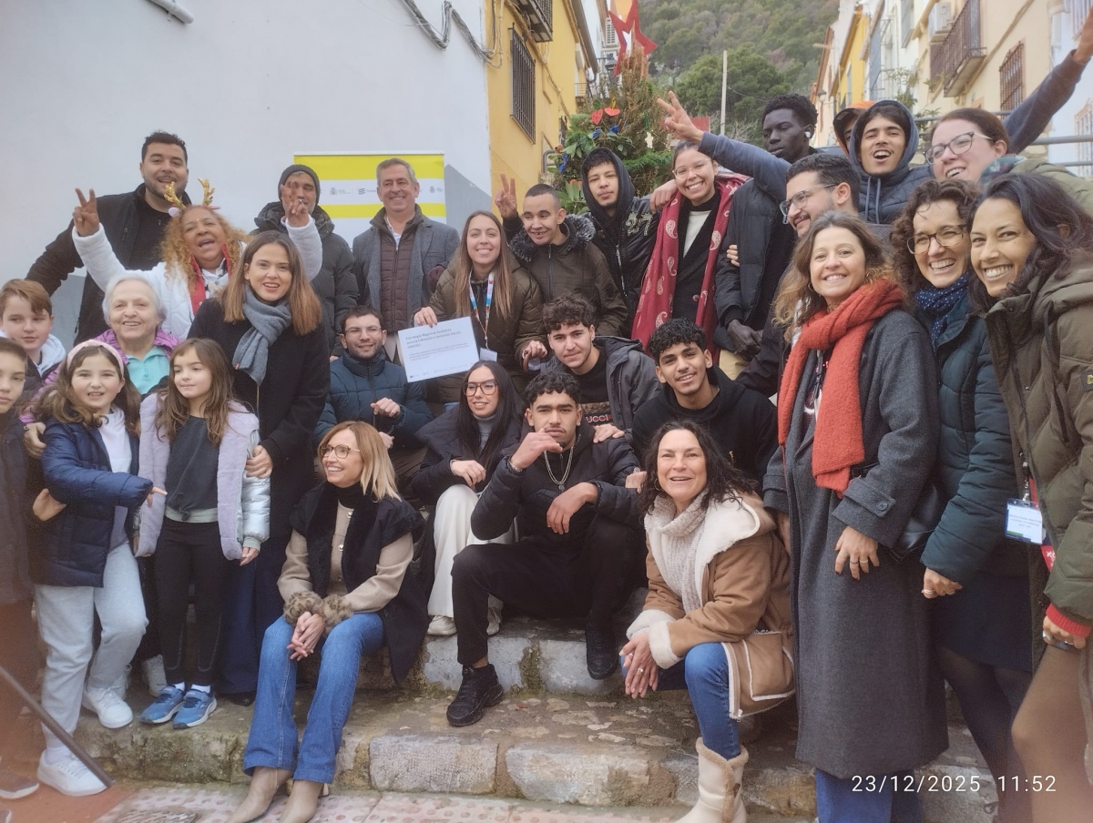  El Ayuntamiento celebra talleres navideños con vecinos de San Juan 