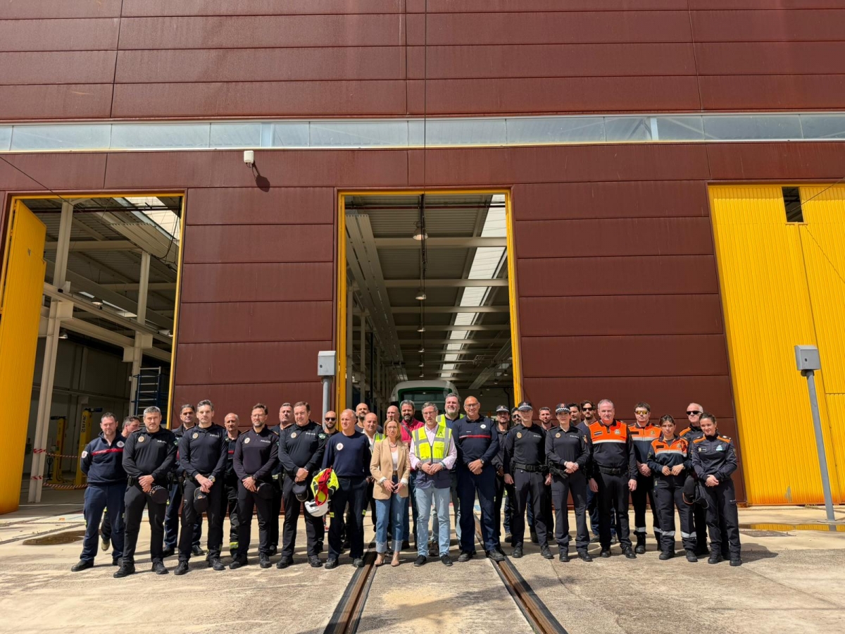  El tranvía realiza pruebas de encarrilamiento con un amplio dispositivo 