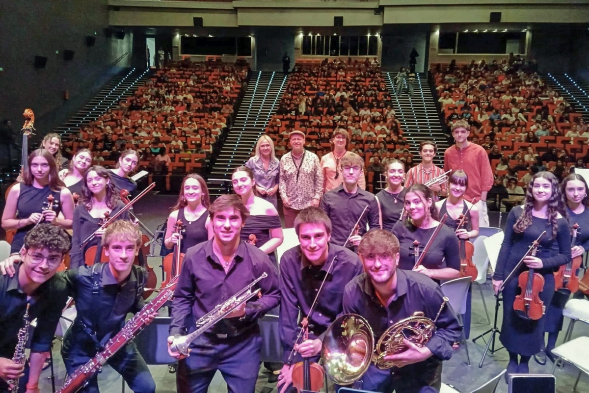  Un millar de escolares disfrutan del jazz en el Teatro Infanta Leonor 