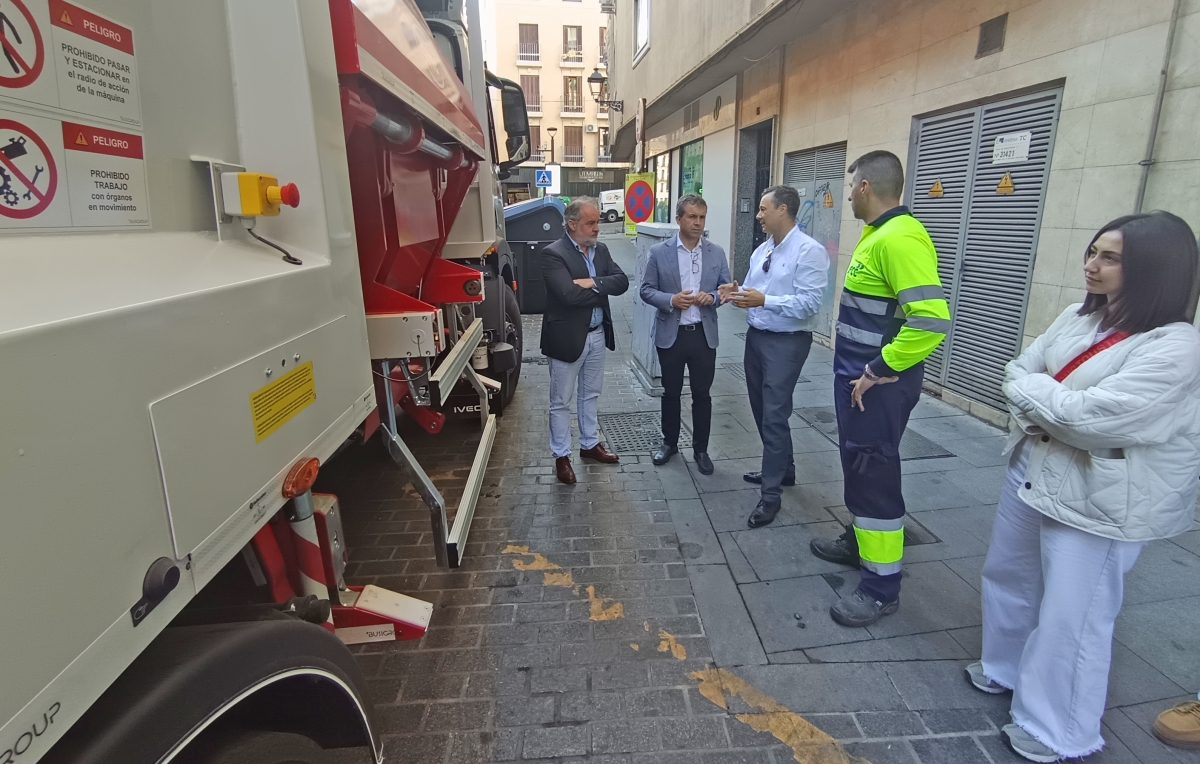  El Ayuntamiento cuenta con un nuevo camión para la recogida de papel 