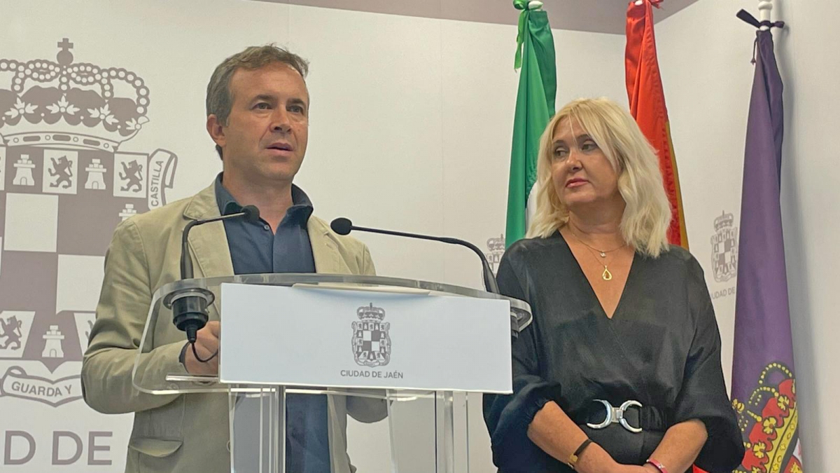 El alcalde pide responsabilidades a la Junta por el "daño" a la UJA