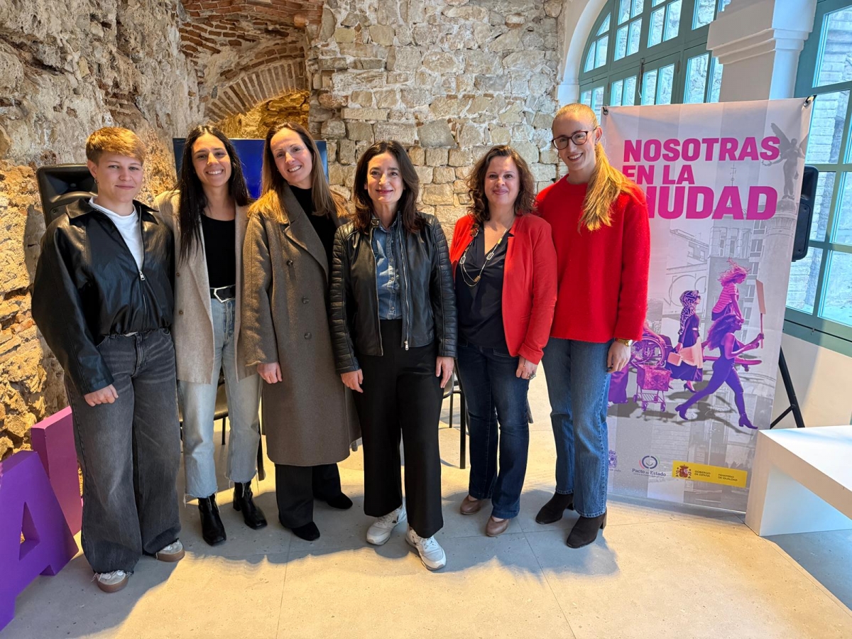  El ayuntamiento celebra una charla sobre deporte y mujer en Jaén 