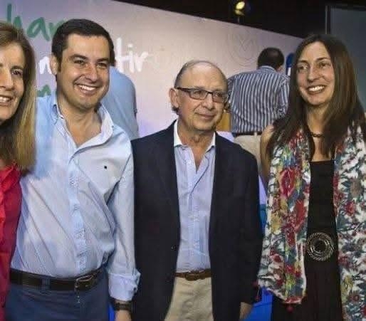 El Expositor: Un rey de purpurina, ante el espejo