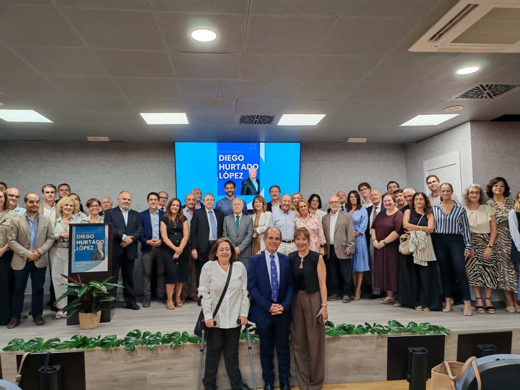 IFEJA rinde homenaje a Diego Hurtado por su apoyo a emprendedores