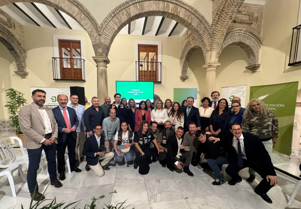  'Farmacéuticos' anima al colectivo a presentar propuestas a sus premios 