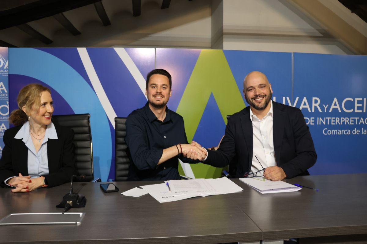  La Asociación Olivar y Aceite renueva convenio con Foss Iberia 