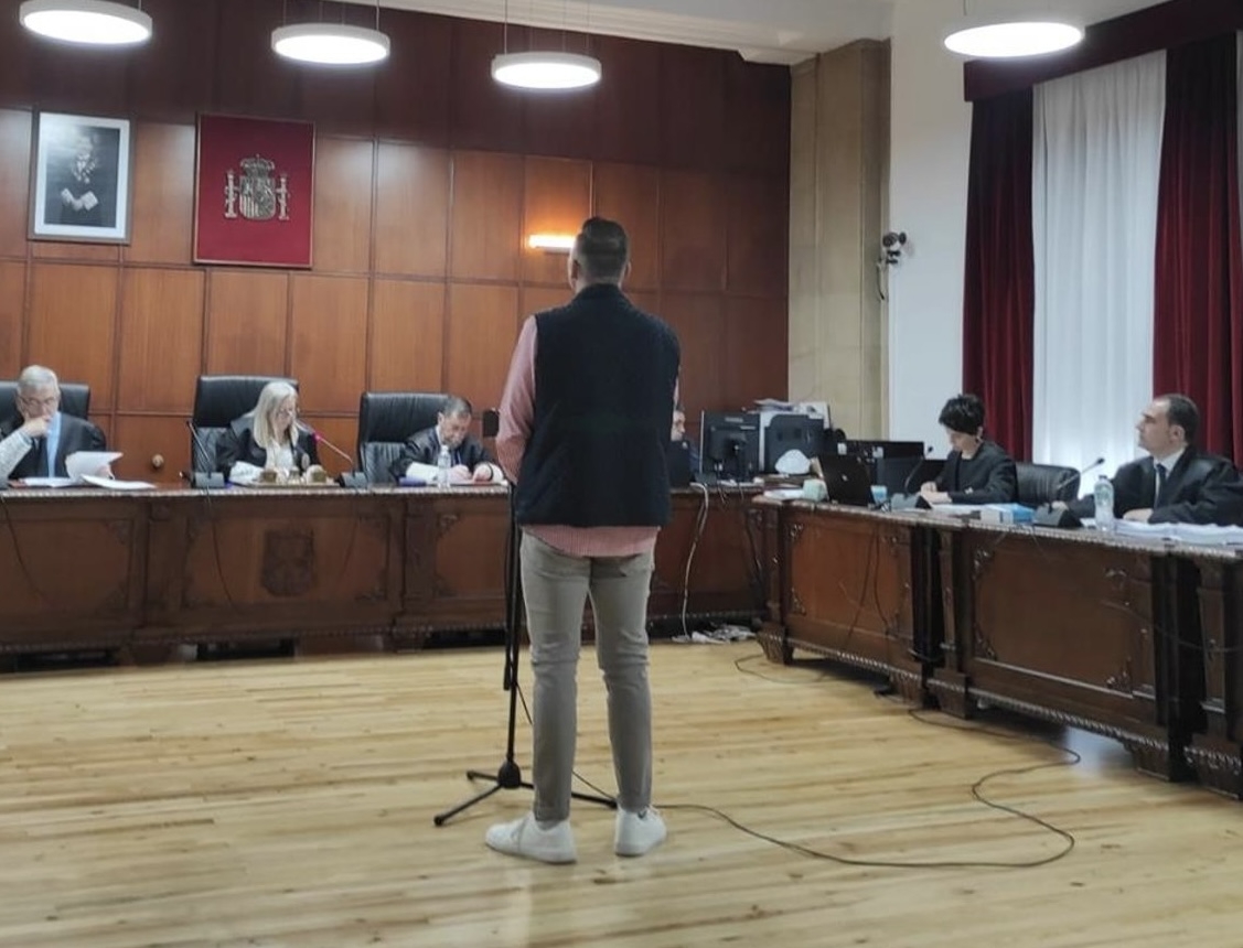  Once años de cárcel por agredir sexualmente a su hija 