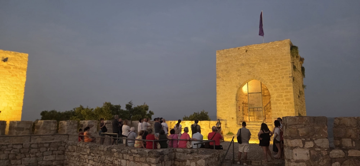  Una visita teatralizada muestra los rincones del Castillo de Santa Catalina 