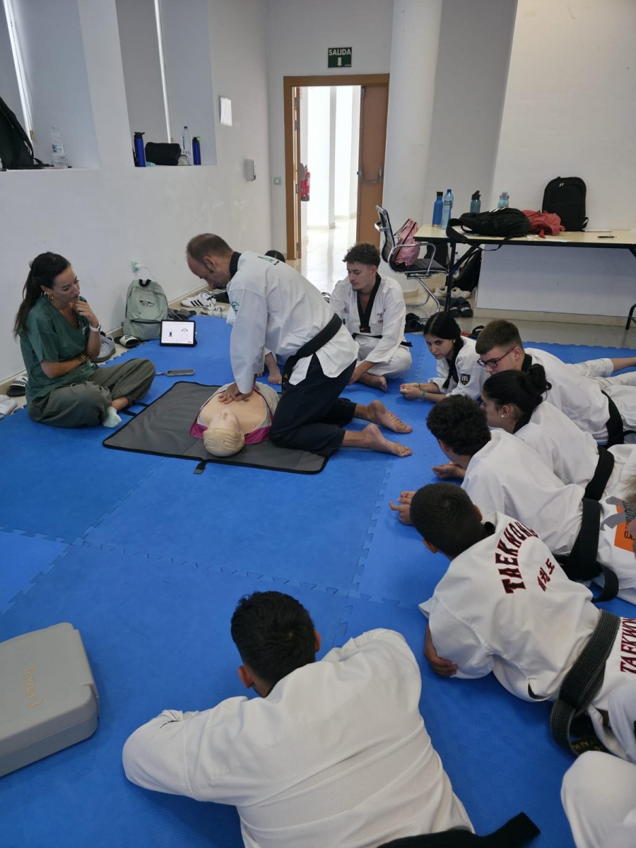  Urgencias forma en reanimación a federados en taekwondo 