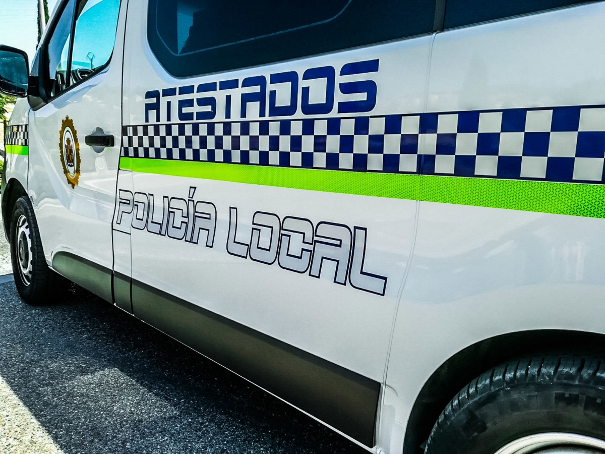  Positivo en alcohol un conductor tras colisionar en la capital con un coche 